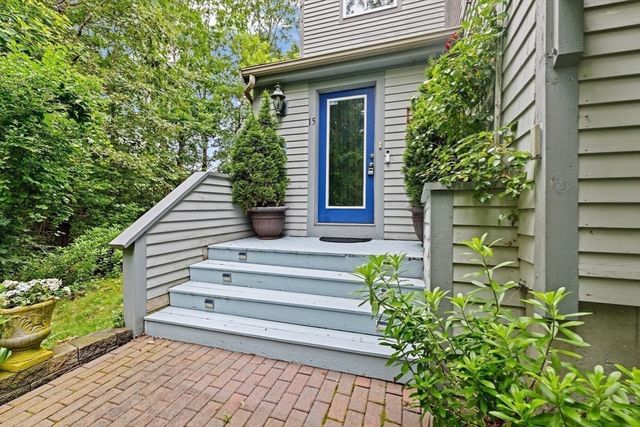 15 Nonantum Rd, Plymouth, MA 02360