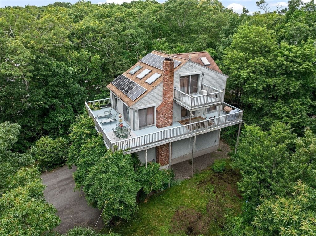 15 Nonantum Rd, Plymouth, MA 02360