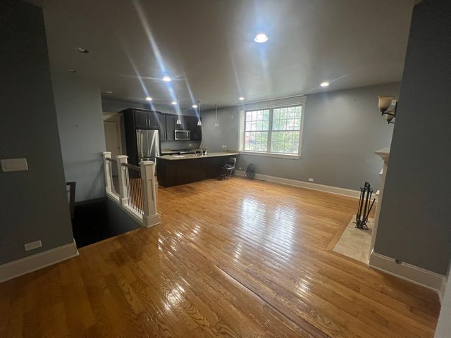 4956 S Vincennes Avenue 1W, Chicago, IL 60615