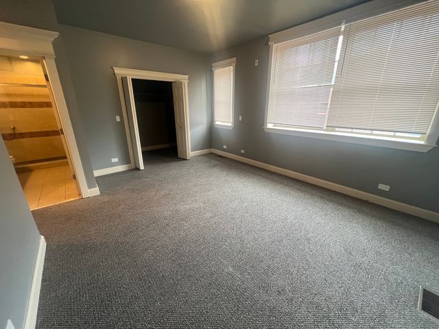 4956 S Vincennes Avenue 1W, Chicago, IL 60615