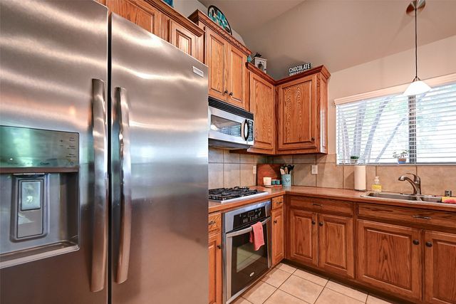 386 Phillips Court, Fate, TX 75087