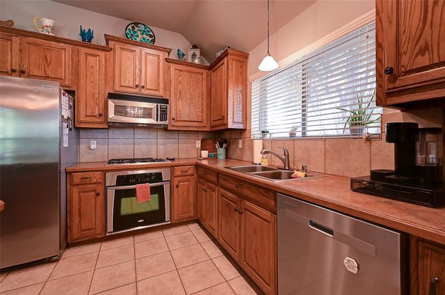 386 Phillips Court, Fate, TX 75087