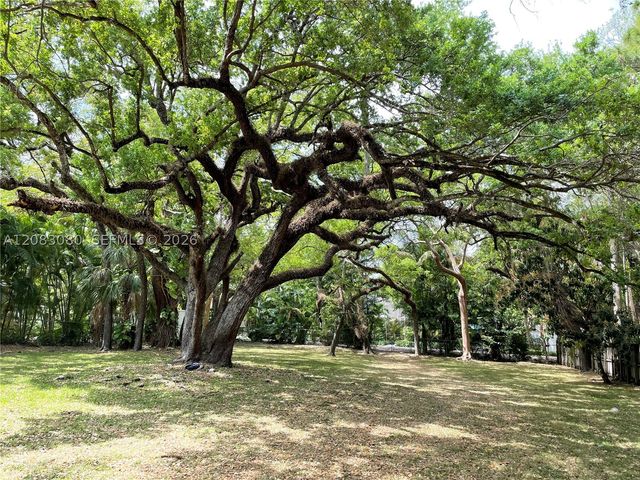 2831 Emathla St, Coconut Grove, FL 33133