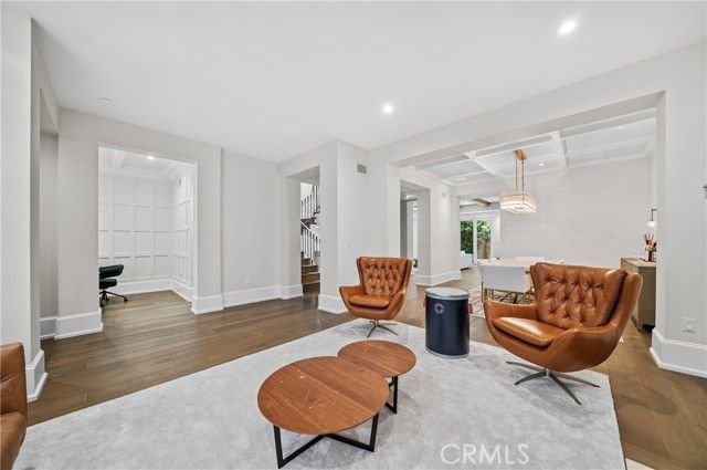 823 S Bundy Drive 110, Los Angeles, CA 90049