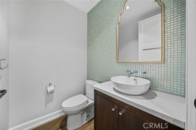 823 S Bundy Drive 110, Los Angeles, CA 90049