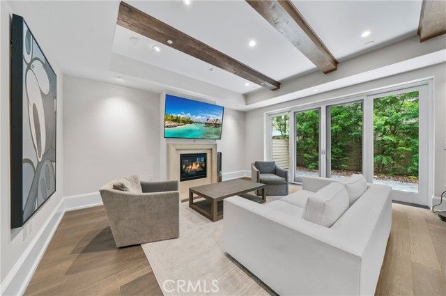 823 S Bundy Drive 110, Los Angeles, CA 90049