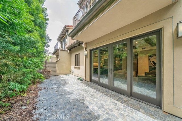 823 S Bundy Drive 110, Los Angeles, CA 90049