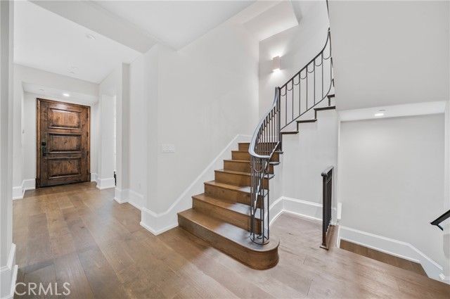 823 S Bundy Drive 110, Los Angeles, CA 90049