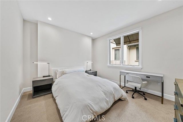 823 S Bundy Drive 110, Los Angeles, CA 90049