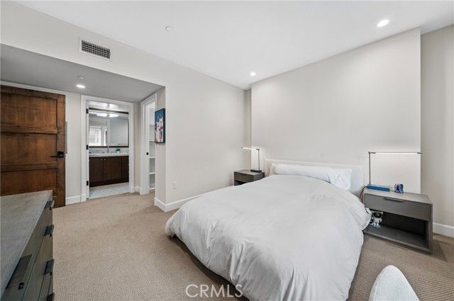 823 S Bundy Drive 110, Los Angeles, CA 90049