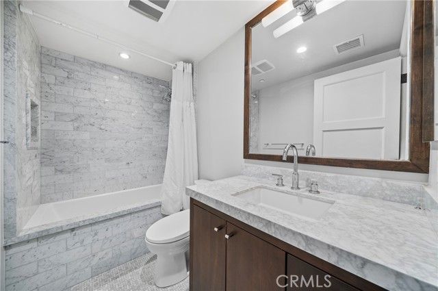 823 S Bundy Drive 110, Los Angeles, CA 90049