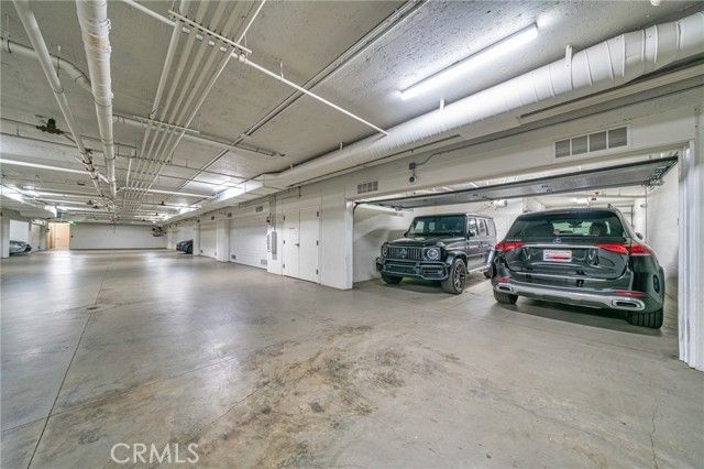 823 S Bundy Drive 110, Los Angeles, CA 90049