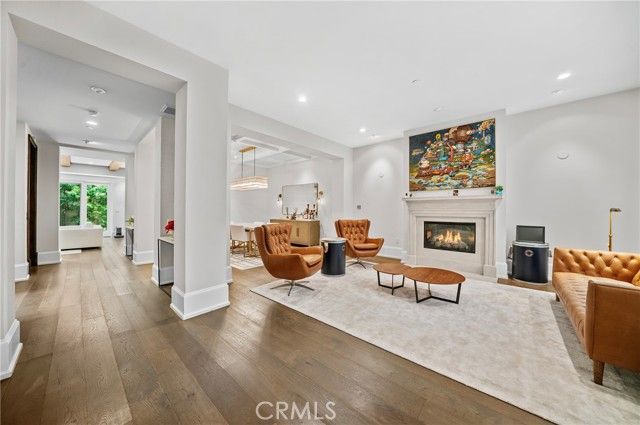 823 S Bundy Drive 110, Los Angeles, CA 90049