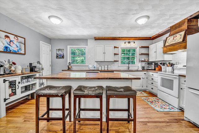 2187 WEBSTER RD, Glade Hill, VA 24092