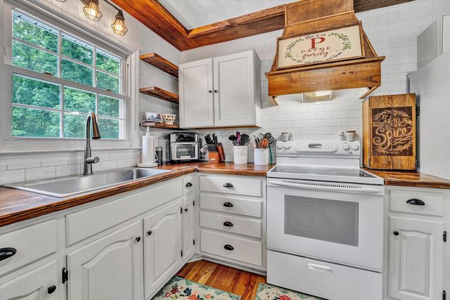 2187 WEBSTER RD, Glade Hill, VA 24092