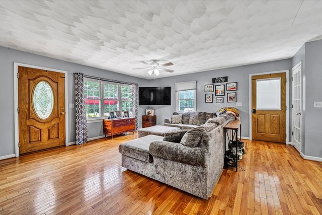 2187 WEBSTER RD, Glade Hill, VA 24092