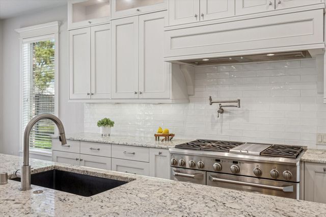 1802 Wakefield Drive, Houston, TX 77018