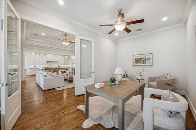 1802 Wakefield Drive, Houston, TX 77018