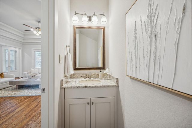 1802 Wakefield Drive, Houston, TX 77018