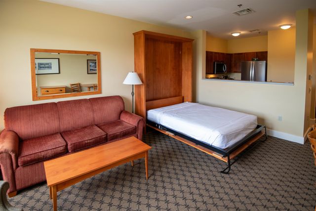 448 Qtr. I V Jackson Gore Inn, Ludlow, VT 05149