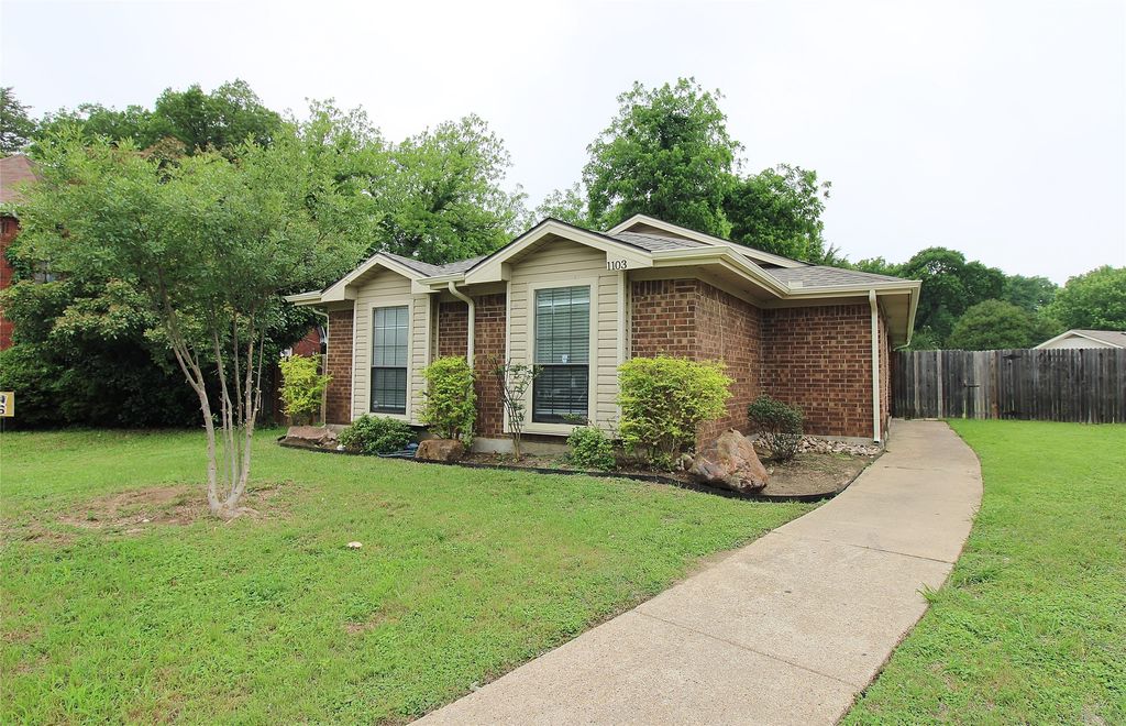 1103 Hemlock Court, Desoto, TX 75115