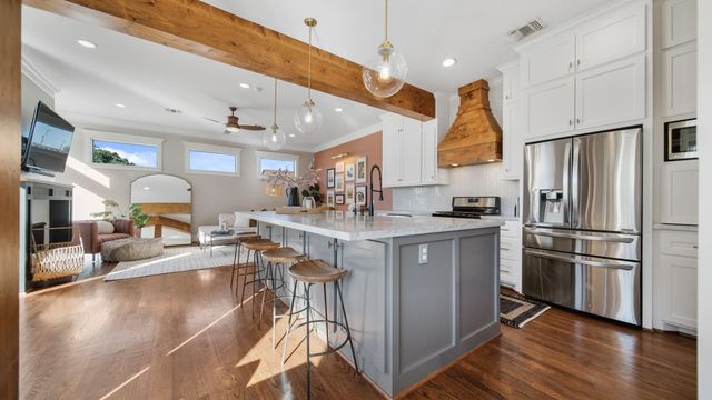 117 W 13th Street, Houston, TX 77008