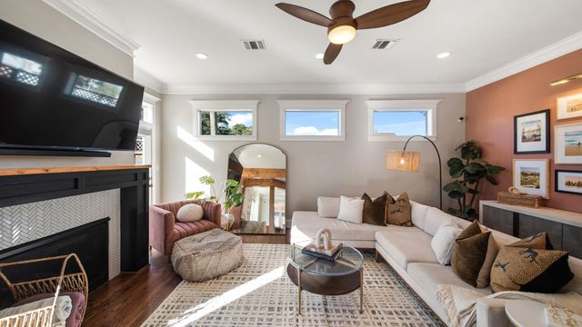 117 W 13th Street, Houston, TX 77008