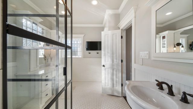 117 W 13th Street, Houston, TX 77008