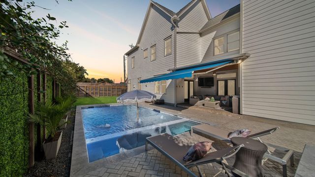 117 W 13th Street, Houston, TX 77008