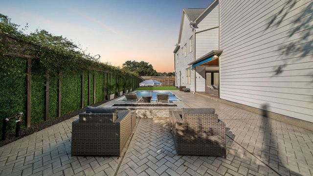 117 W 13th Street, Houston, TX 77008