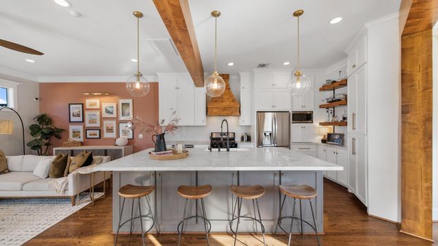 117 W 13th Street, Houston, TX 77008