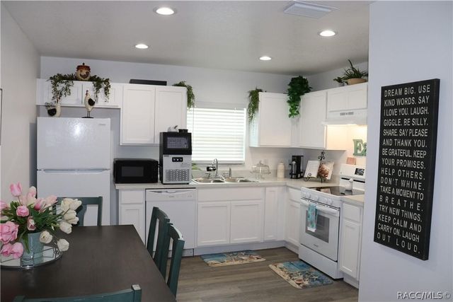9929 N Allison Drive, Dunnellon, FL 34434