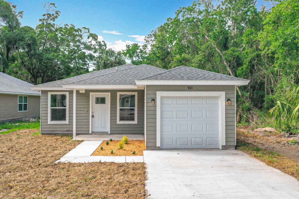 921 HELEN ST, St Augustine, FL 32084