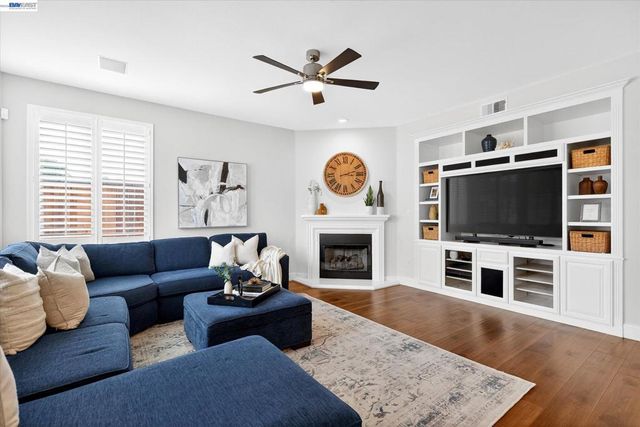 4066 Rosehill Pl, Dublin, CA 94568