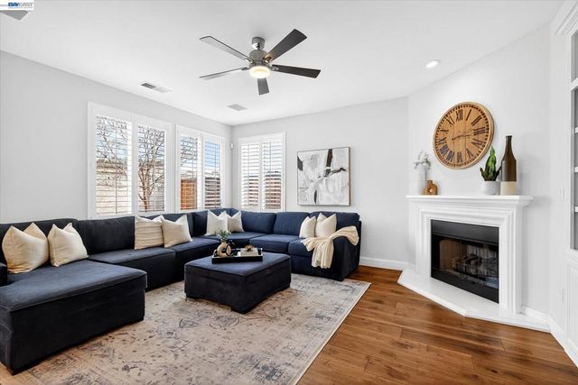 4066 Rosehill Pl, Dublin, CA 94568