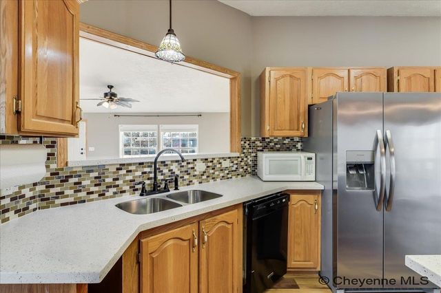 802 OWL CREEK AVE, Cheyenne, WY 82007