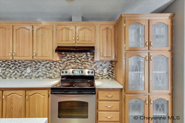 802 OWL CREEK AVE, Cheyenne, WY 82007