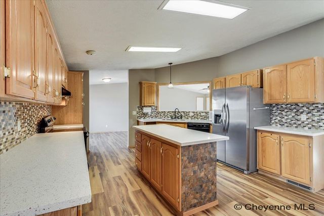 802 OWL CREEK AVE, Cheyenne, WY 82007