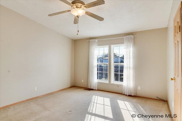 802 OWL CREEK AVE, Cheyenne, WY 82007