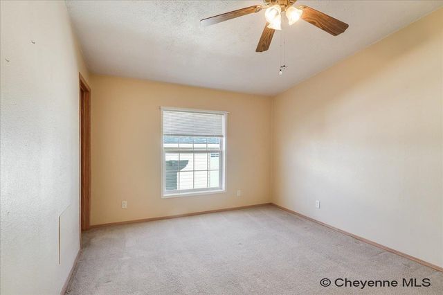 802 OWL CREEK AVE, Cheyenne, WY 82007