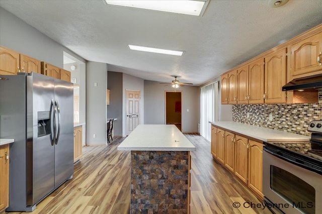 802 OWL CREEK AVE, Cheyenne, WY 82007