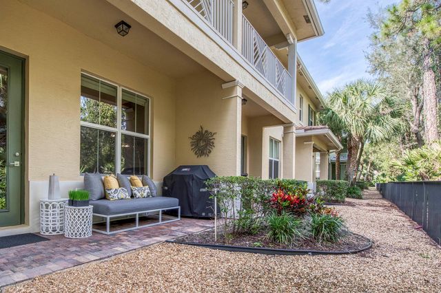 1116 Piccadilly Street, Palm Beach Gardens, FL 33418