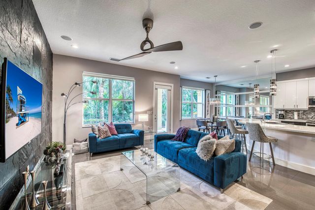 1116 Piccadilly Street, Palm Beach Gardens, FL 33418