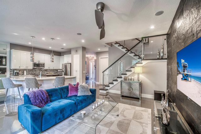 1116 Piccadilly Street, Palm Beach Gardens, FL 33418