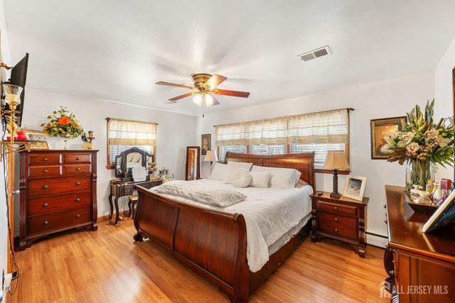 8 Johnson Street, Carteret, NJ 07008