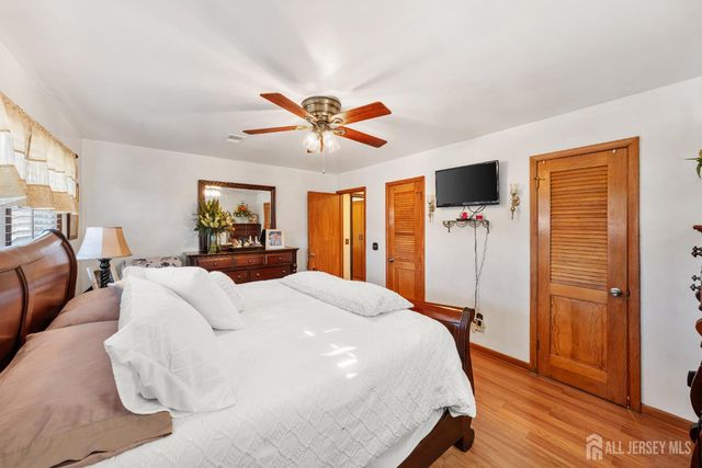 8 Johnson Street, Carteret, NJ 07008