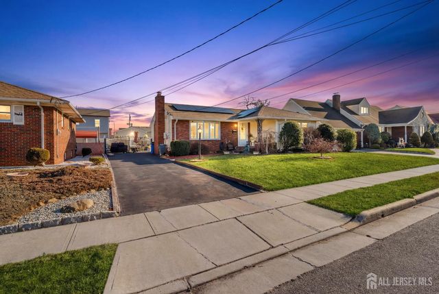 8 Johnson Street, Carteret, NJ 07008