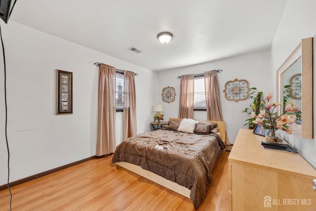 8 Johnson Street, Carteret, NJ 07008