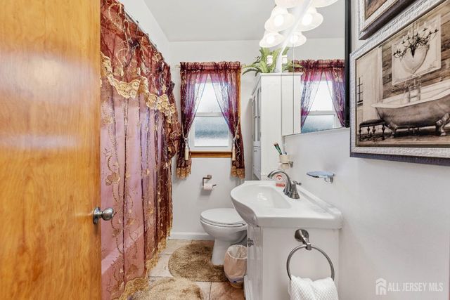 8 Johnson Street, Carteret, NJ 07008