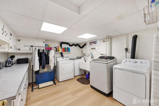 8 Johnson Street, Carteret, NJ 07008